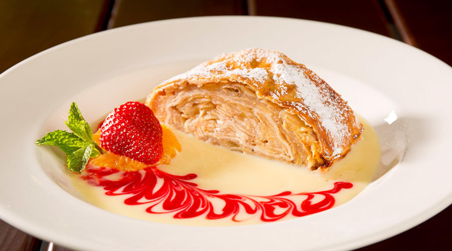 Apfelstrudel Imported Direct From Germany At Hofbrauhaus Las Vegas.0d3987a5e5ece0c6bb012b72583d3e01