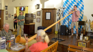 Live Entertainment Swiss Alphorn.0d3987a5e5ece0c6bb012b72583d3e01